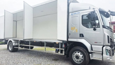 Giá Chenglong M3 4 Máy 200Hp 7 Tấn Thùng Đông Lạnh 2CH 9m9