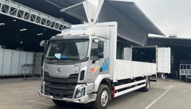 Giá Chenglong M3 6 Máy 200Hp 6.7 Tấn Kín Cont Cánh Dơi 9m6