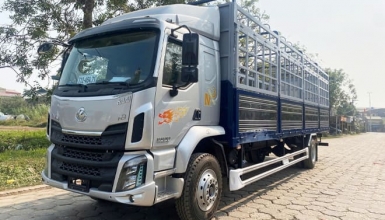 Giá Chenglong M3 6 Máy 200Hp 8 .2 Tấn Thùng Mui Bạt 9m9