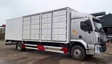 Giá Chenglong M3 4 Máy 220Hp 7.7 Tấn Kín Cont 2CH 9m9