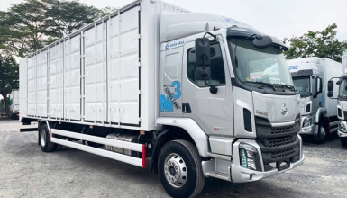 Giá Chenglong M3 4 Máy 220Hp 7.7 Tấn Kín Cont 3CH 9m9