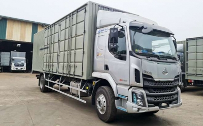 Chenglong M3 6 Máy 200Hp 7.6 Tấn Thùng Pallet 8m2