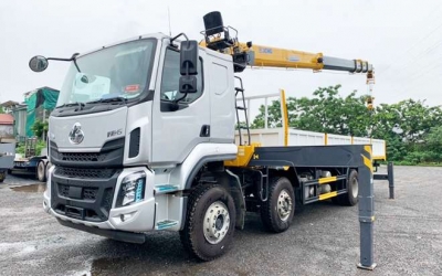 Chenglong H5 4 Chân 12 Tấn Gắn Cần Cẩu XCMG 12 Tấn