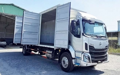 Chenglong M3 6 Máy 200Hp 7.1 Tấn Thùng Pallet 9m9