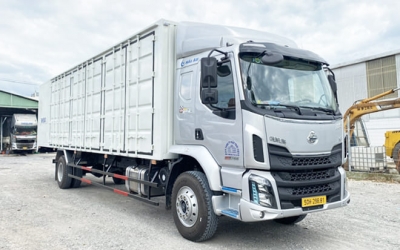 Chenglong M3 200HP 7.4 Tấn Thùng Kín Cont 9m9