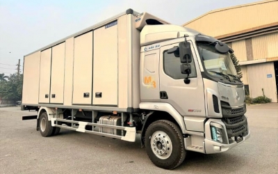 Chenglong M3 6 Máy 200Hp 7.4 Tấn Thùng Đông Lạnh 2CH 8m3