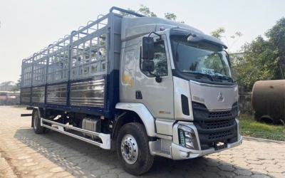 Chenglong M3 6 Máy 200Hp 8.2 Tấn Thùng Mui Bạt 9m9