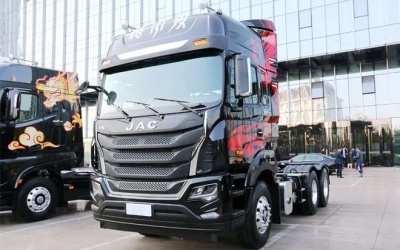 Đầu Kéo 2 Cầu Jac 480Hp