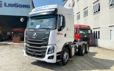 Xe Đầu Kéo 2 Cầu Chenglong H7 420Hp