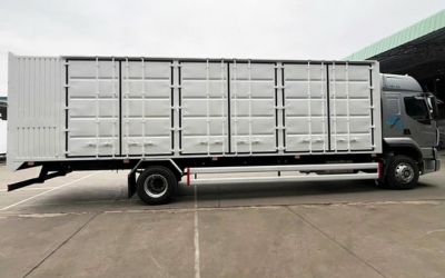 Chenglong H5 6 Máy 245Hp 7.4 Tấn Thùng Kín Cont 3CH 9m9
