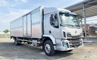 Chenglong M3 200Hp 7 Tấn Thùng Kín Inox Composite Bửng Nâng 9m8