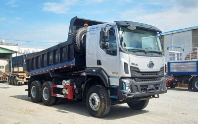 Xe Ben Chenglong 3 Chân Cầu Dầu 10 Khối