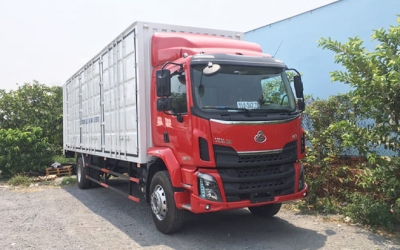 Chenglong M3 4 Máy 200Hp 7.5 Tấn Thùng Pallet 9m9