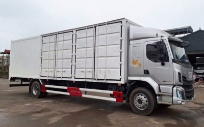 Chenglong M3 4 Máy 220Hp 7.7 Tấn Thùng Kín Cont 2CH 9m9