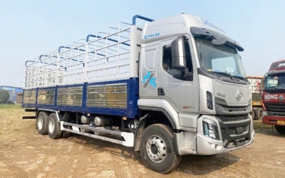 Chenglong H5 6x4 270Hp 13.6 Tấn Thùng Mui Bạt 9m6