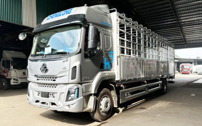 Chenglong H5 4 Máy 240Hp 8 Tấn Mui Bạt Bửng Nhôm 9m9