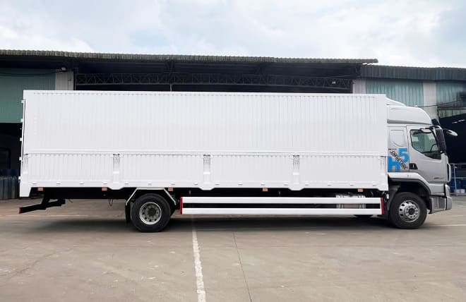 Chiều dài thùng 9m9 cho nhu cầu chuyên chở đa dạng