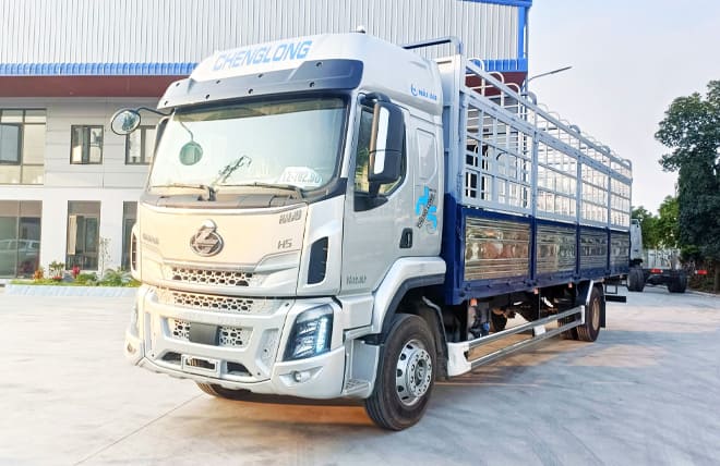 Chenglong H5 245Hp 7.9 Tấn Mui Bạt 9m9 – Xe tải tối ưu cho vận tải hàng hóa