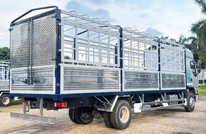 Giá lăn bánh Chenglong H5 6 máy 245Hp và lợi thế đầu tư