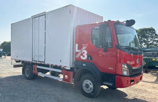 Chenglong L3 160Hp 5 Tấn Thùng Kín 5m9