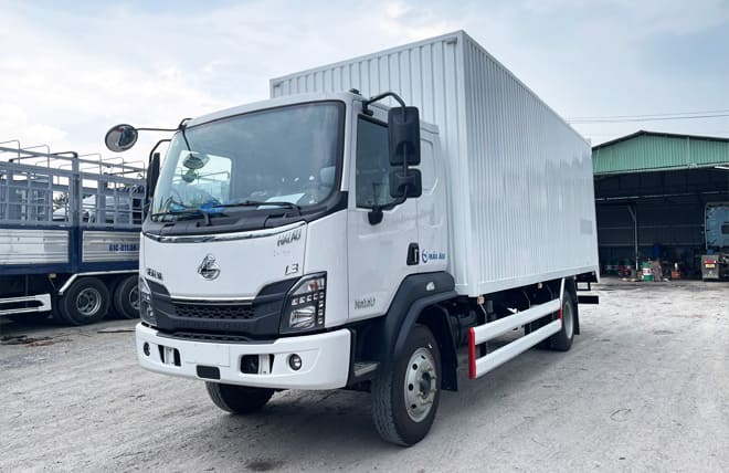 Thiết kế ngoại thất mạnh mẽ