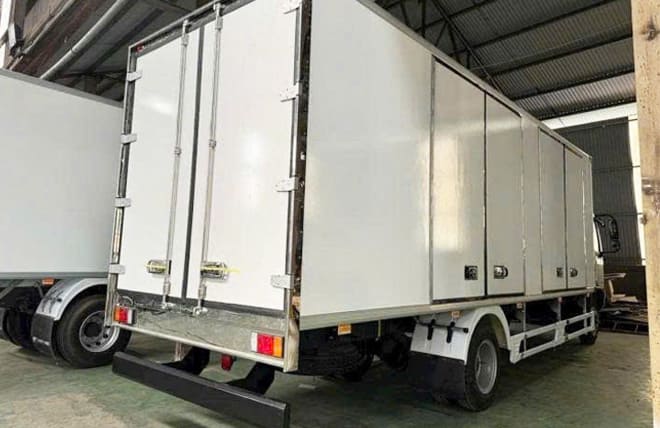 Thùng Kín Composite 8m Đẳng Cấp Trong Bảo Quản Hàng Hóa