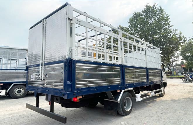 Lợi thế của thùng mui bạt 7m trong vận tải đa năng