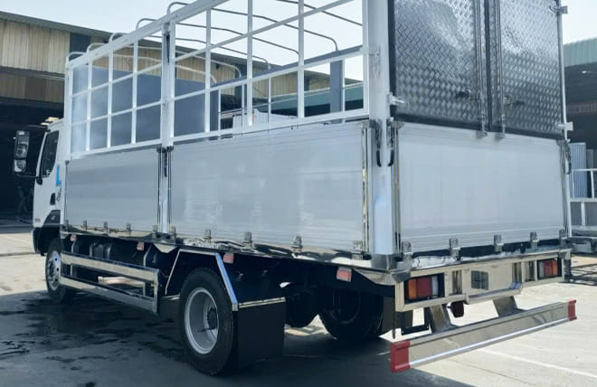Thiết kế thùng mui bạt bửng nhôm 5m8 thực dụng