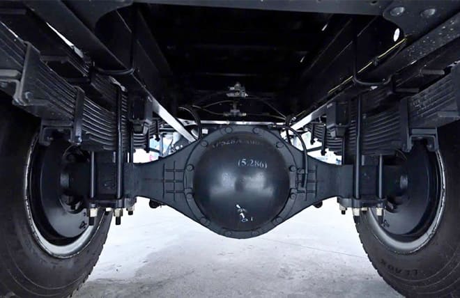 Hệ thống khung gầm và cầu sau chịu tải cực tốt