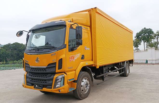 Giá Lăn Bánh Chenglong M3 170Hp 9.7 Tấn Chở Két Chai 7m5