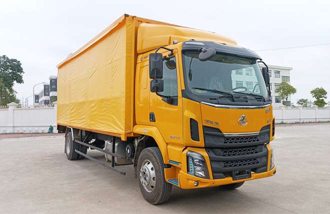 Giá Lăn Bánh Chenglong M3 170Hp 9.7 Tấn Chở Két Chai 7m5