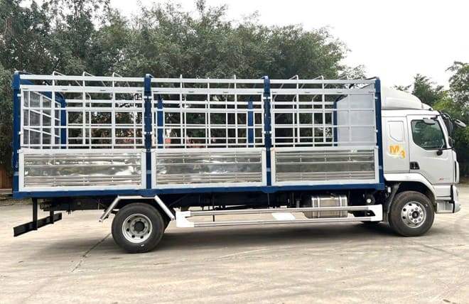 Vai Trò Của Chenglong M3 170Hp 9.7 Tấn Thùng Mui Bạt 7m6 Trong Vận Tải