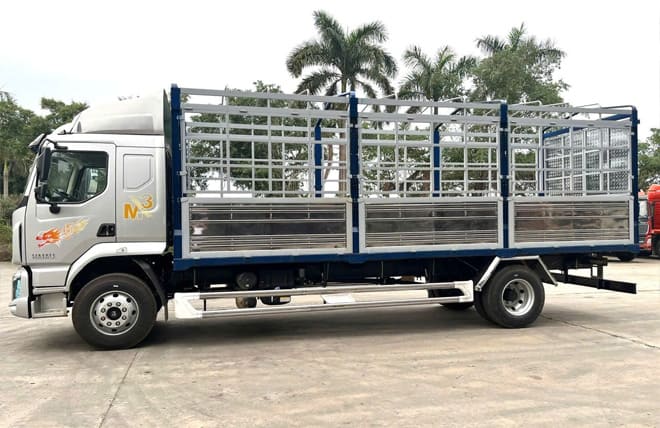 Hiệu Suất Và Tiết Kiệm Nhiên Liệu Chenglong M3 170Hp 9.7 Tấn Thùng Mui Bạt 7m6
