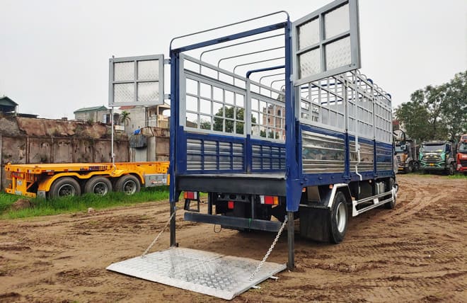 Kích Thước Thùng Hàng Và Cơ Cấu Bửng Nâng Phía Sau