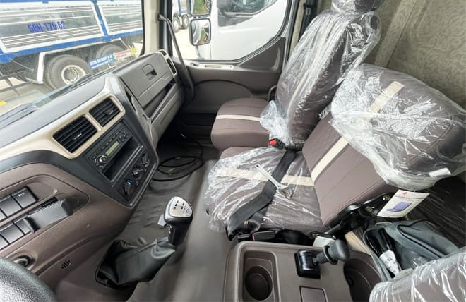 Không Gian Nội Thất Sang Trọng Và Tiện Nghi Của Chenglong M3