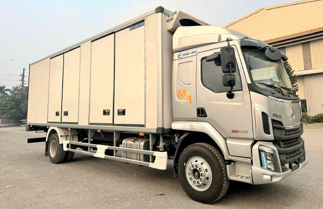 Giá Lăn Bánh Chenglong M3 6 Máy 200Hp 6.9 Tấn Thùng Đông Lạnh 9m9 Rẻ Nhất