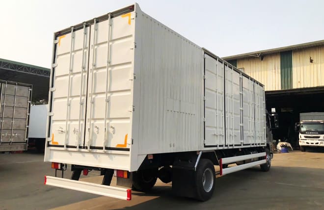 Vận Hành Chenglong M3 200Hp 7.7Tấn Thùng Kín Cont 8m3