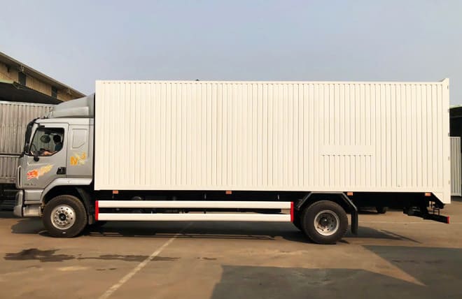 Ứng Dụng Thực Tế Chenglong M3 200Hp 7.7 Tấn Thùng Kín Cont 8m3