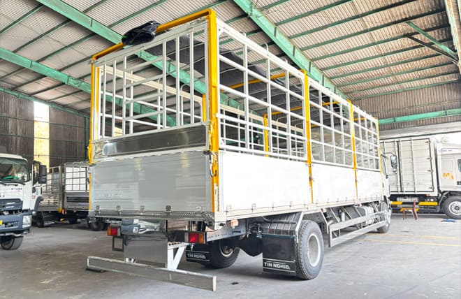 Chi Tiết Giá Lăn Bánh Chenglong M3 6 Máy 200Hp 8.5 Tấn Mui Bạt Bửng Nhôm 8m2