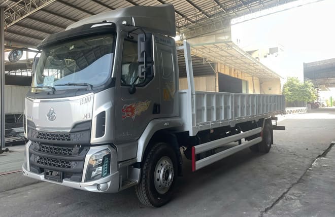 Chenglong M3 200Hp 8.8 Tấn Thùng Lửng 8m3 là Sự Lựa Chọn Hoàn Hảo