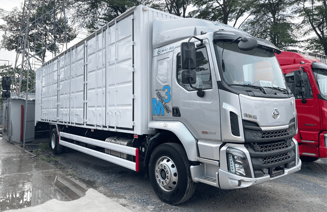 Chenglong M3 4 Máy 220Hp 7.7 Tấn Kín Cont 3CH 9m9