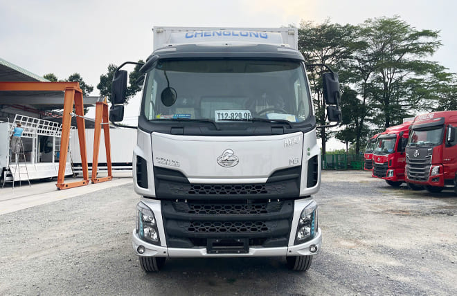 Giá Lăn Bánh Chenglong M3 4 Máy 220Hp 7.7 Tấn Cont 3 Cửa Hông 9m9 - Mua Ngay!