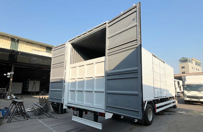 Lý do nên lựa chọn Chenglong M3 4 Máy 220Hp 7.2 Tấn