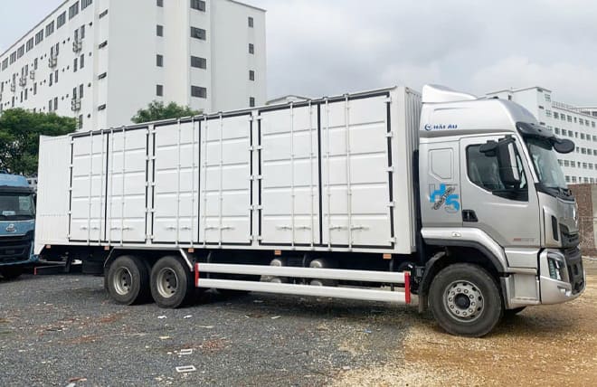 Giá Chenglong H5 260Hp 13.5 Tấn Hiện Nay