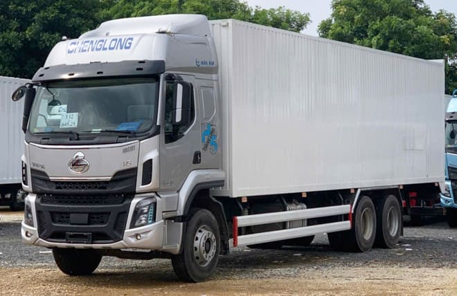 Các yếu tố khác khi đầu tư Chenglong Long H5 6x2 260Hp 13.5 Tấn Thùng Kín 9m9