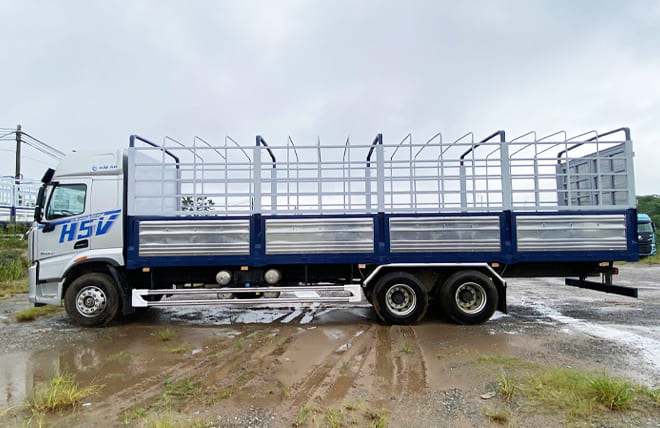 Thùng mui bạt 9m9 tăng tính linh hoạt khi chuyên chở
