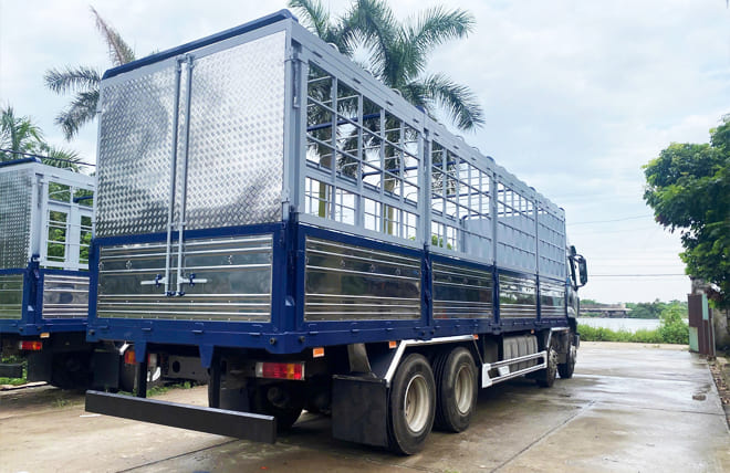 Thùng mui bạt 9m9 tăng tính linh hoạt khi chuyên chở