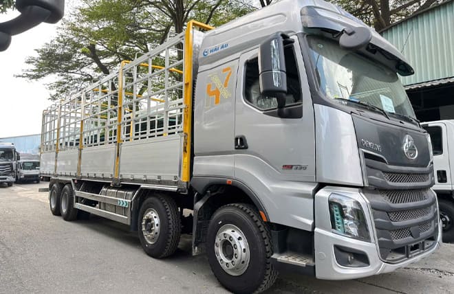 Giá Lăn Bánh Chenglong H7 330Hp 4 Chân 17.5 Tấn Mui Bạt Bửng Nhôm 9m7