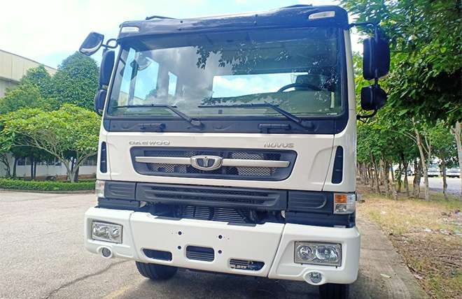 Hình 2: Đầu Kéo 2 Cầu Daewoo Novus 440Ps