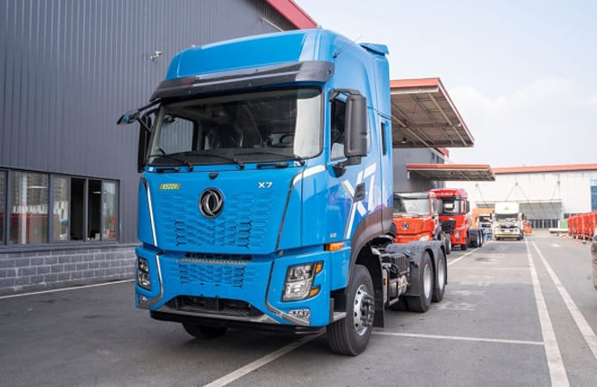 Hình 7: Xe Đầu Kéo 2 Cầu Dongfeng X7 Yuchai 385Hp